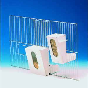 Feeder for the fence-door
